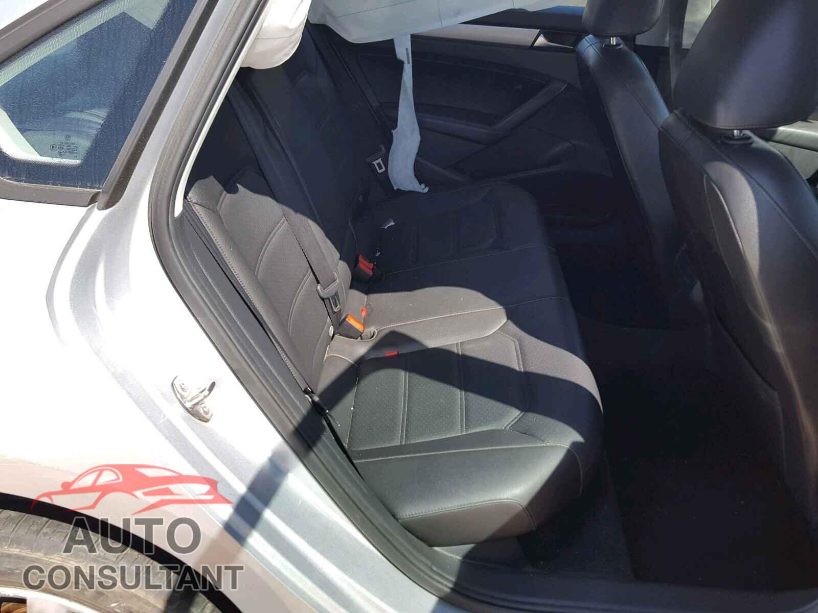 VOLKSWAGEN PASSAT 2015 - 1VWAT7A3XFC023545