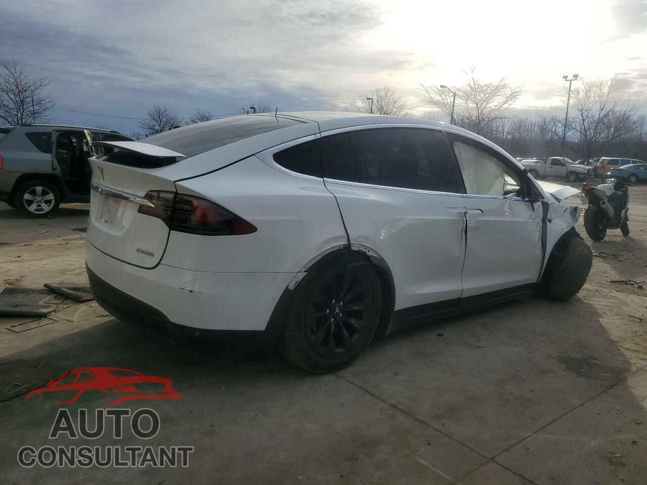 TESLA MODEL X 2017 - 5YJXCBE46HF052811