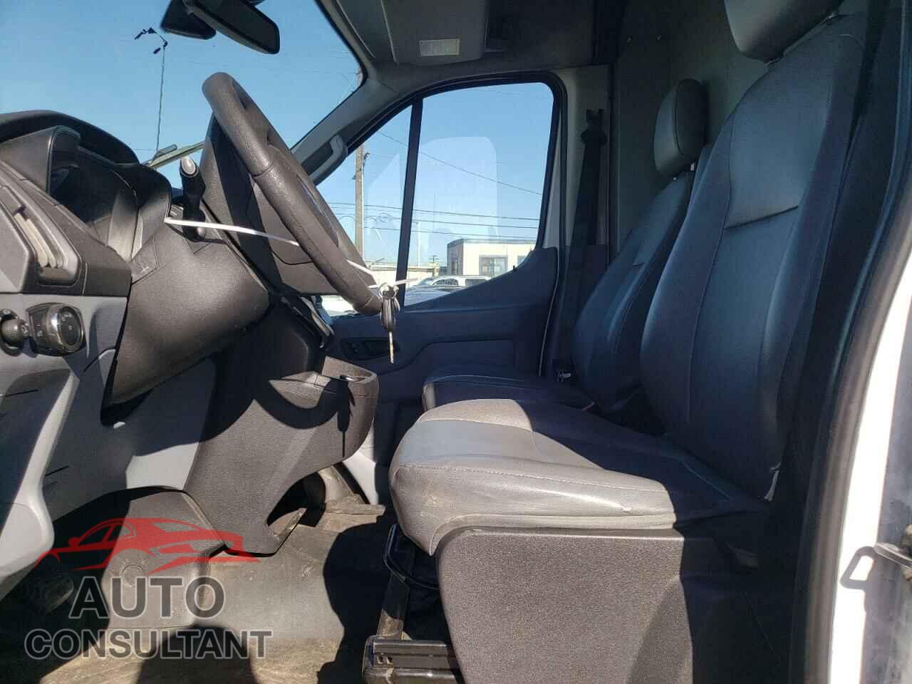 FORD TRANSIT 2018 - 1FTYR2CM2JKB22206