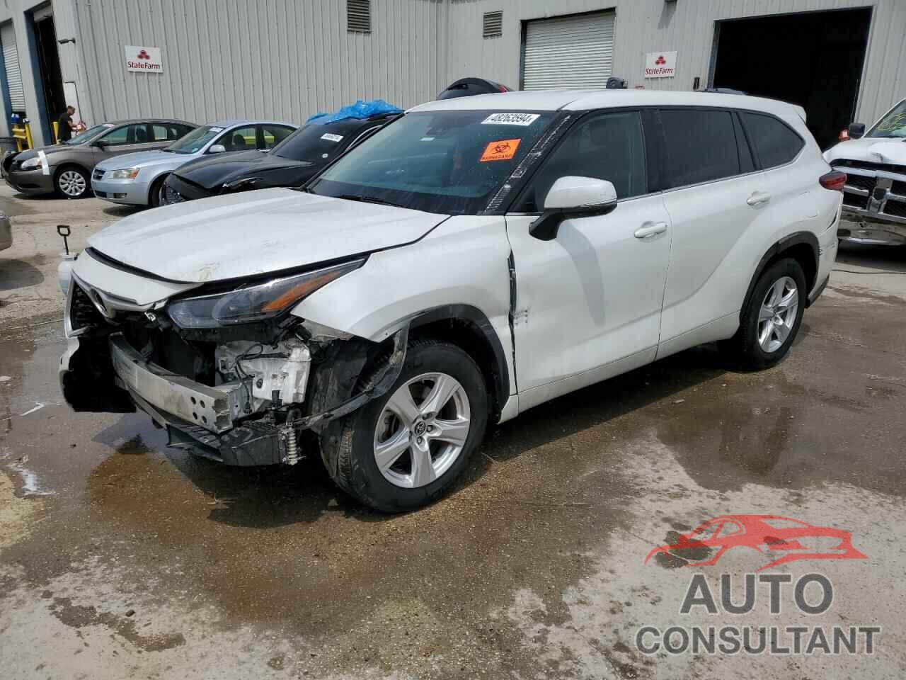 TOYOTA HIGHLANDER 2022 - 5TDCZRAH0NS096129