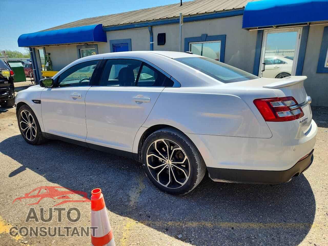 FORD TAURUS 2019 - 1FAHP2KT3KG116441