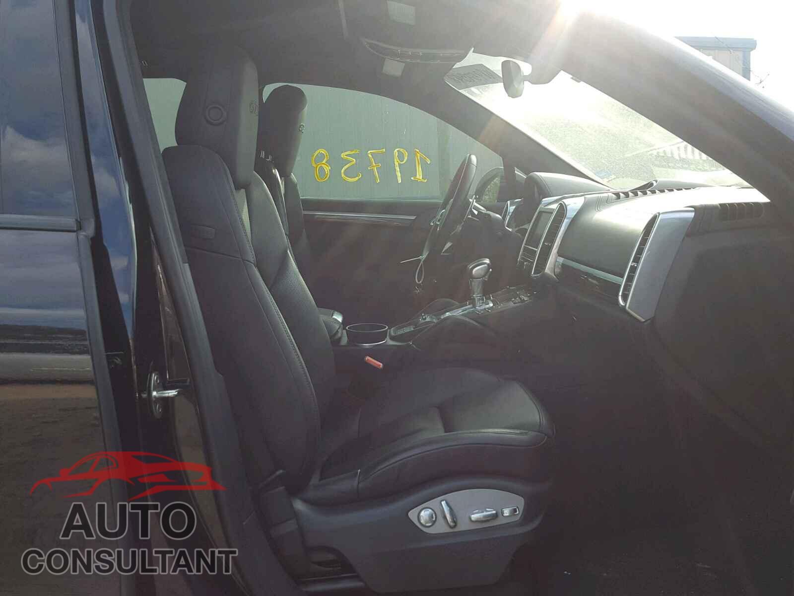 PORSCHE CAYENNE GTS 2016 - WP1AD2A26GLA79136