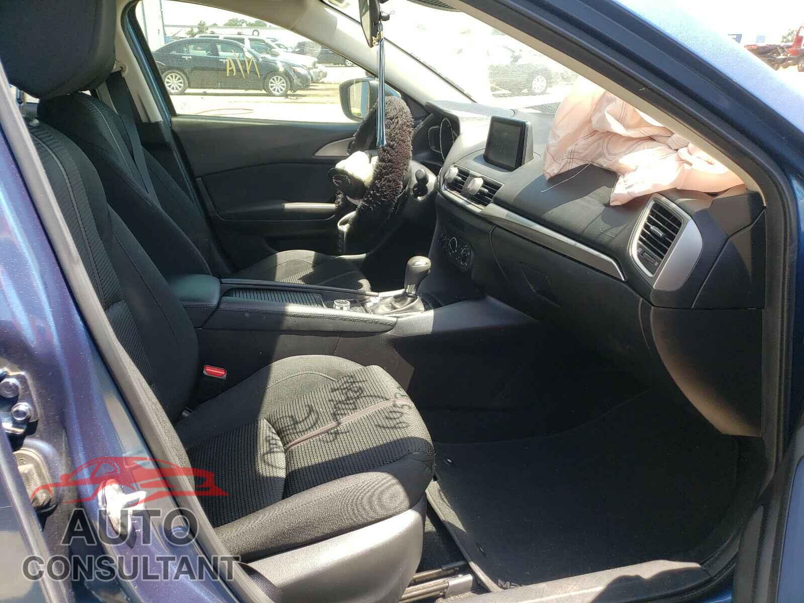 MAZDA 3 2018 - 3MZBN1U72JM180939