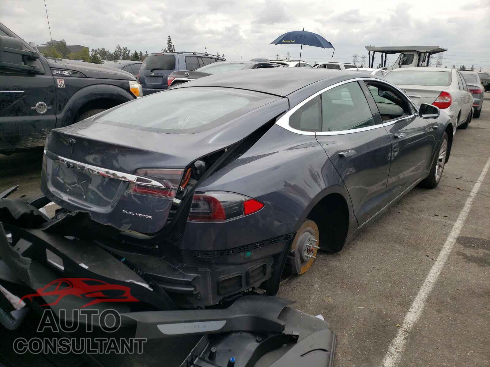 TESLA MODEL S 2019 - 5YJSA1E2XKF348317