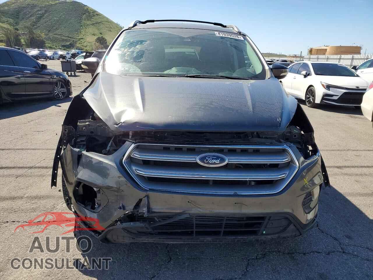 FORD ESCAPE 2017 - 1FMCU0J90HUC95955