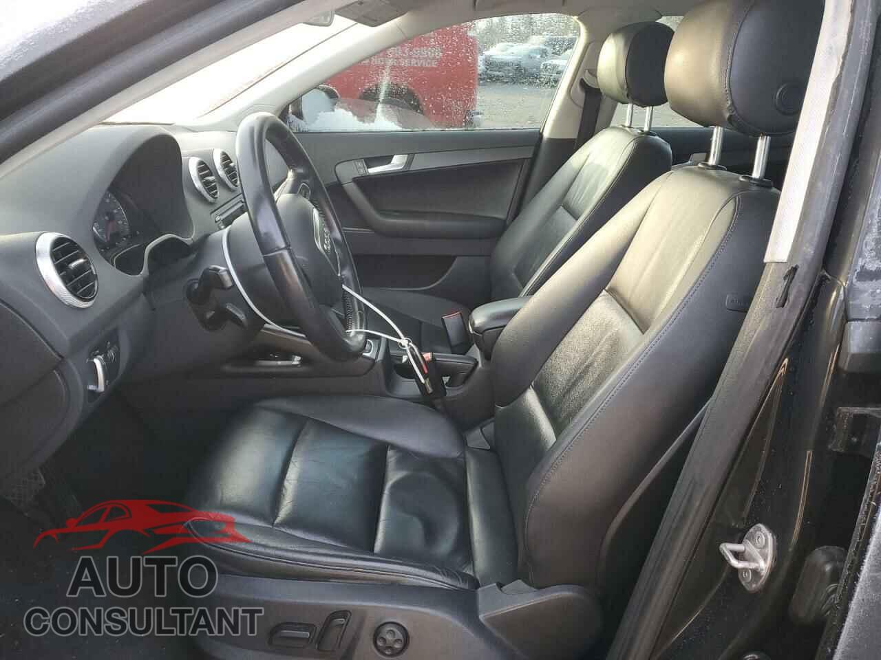 AUDI A3 2011 - WAUBJAFM8BA021078