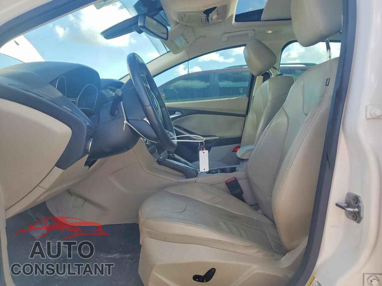FORD FOCUS 2012 - 1FAHP3M24CL293230