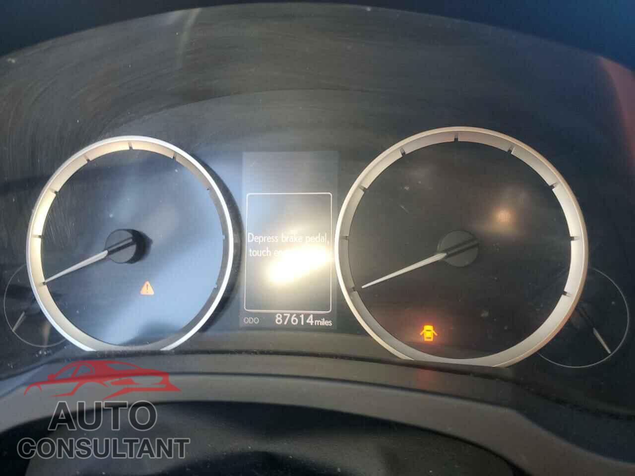 LEXUS IS 2015 - JTHBF1D22F5082283