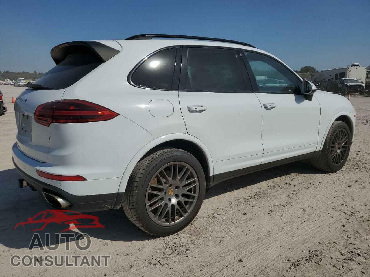 PORSCHE CAYENNE 2017 - WP1AA2A21HKA82798