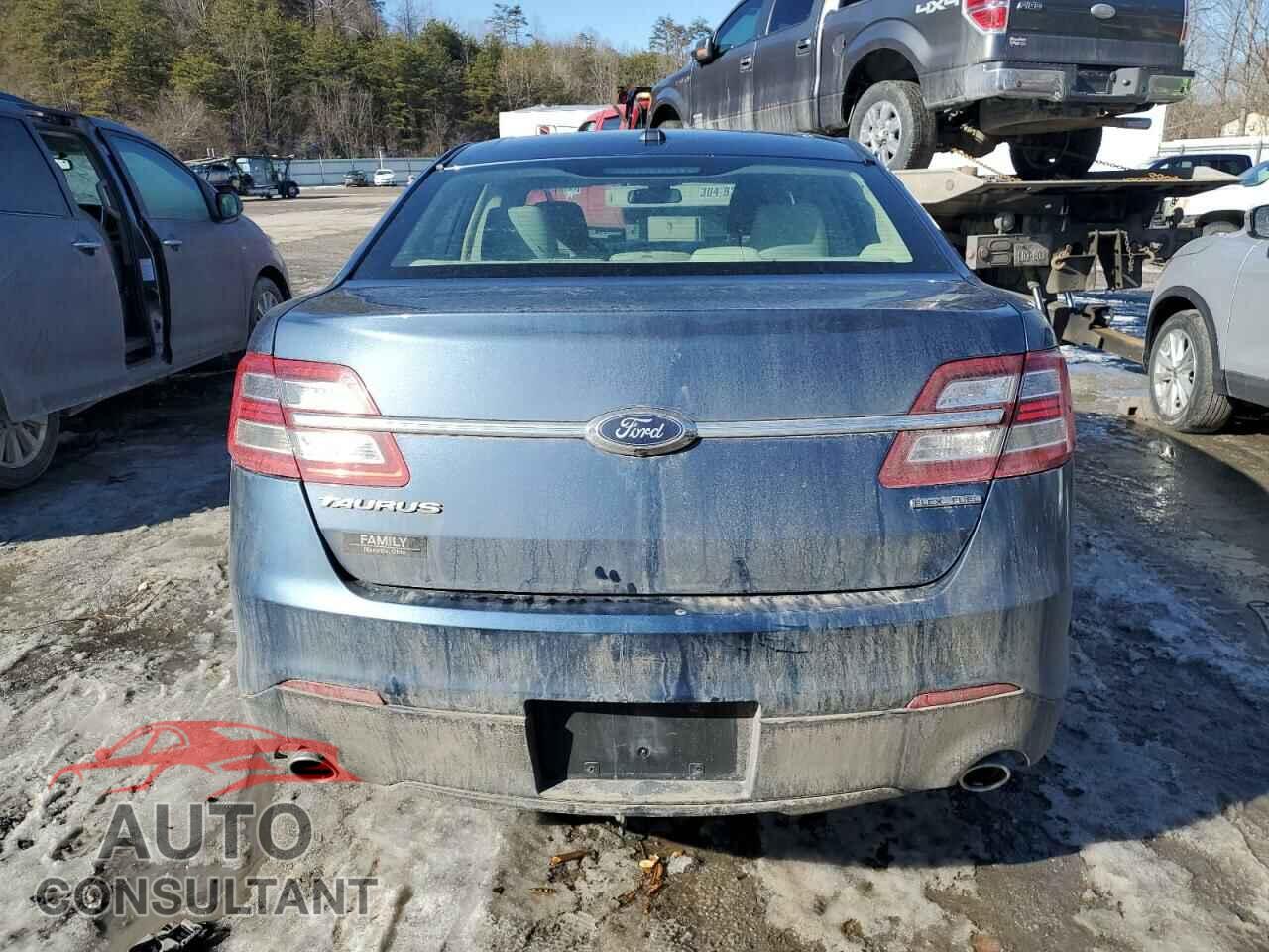 FORD TAURUS 2018 - 1FAHP2D86JG116179