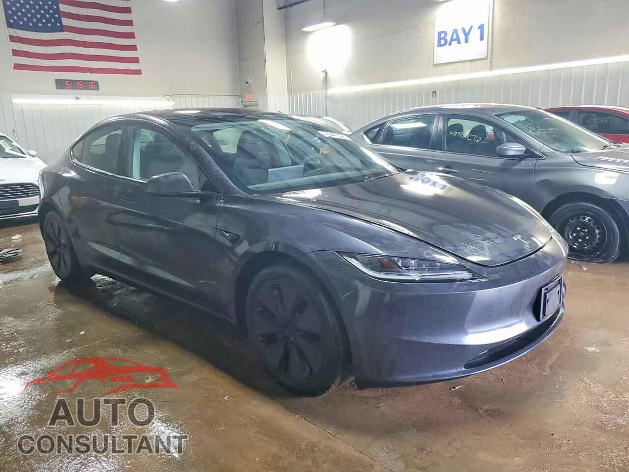 TESLA MODEL 3 2024 - 5YJ3E1EA0RF717292