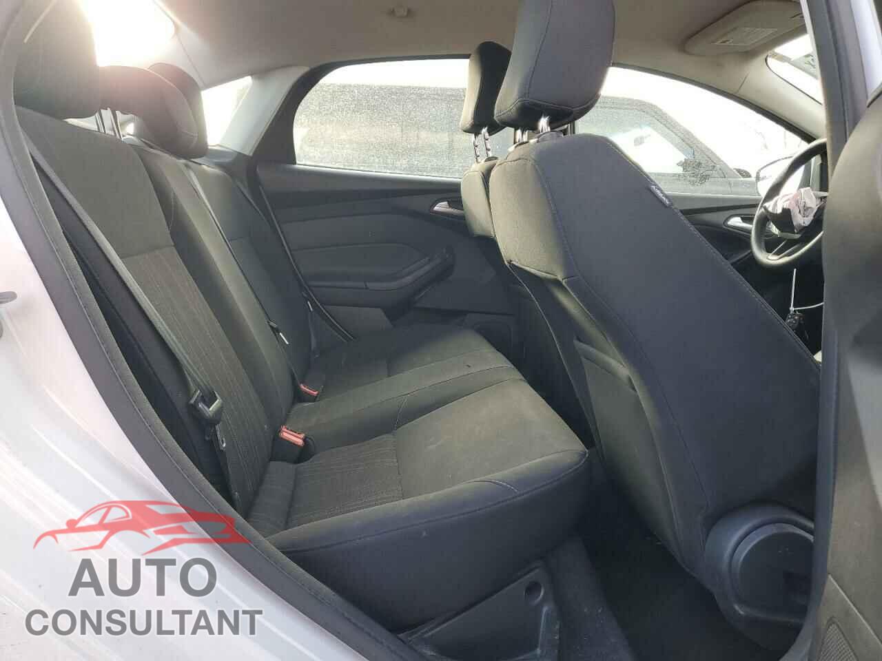FORD FOCUS 2016 - 1FADP3F25GL348978