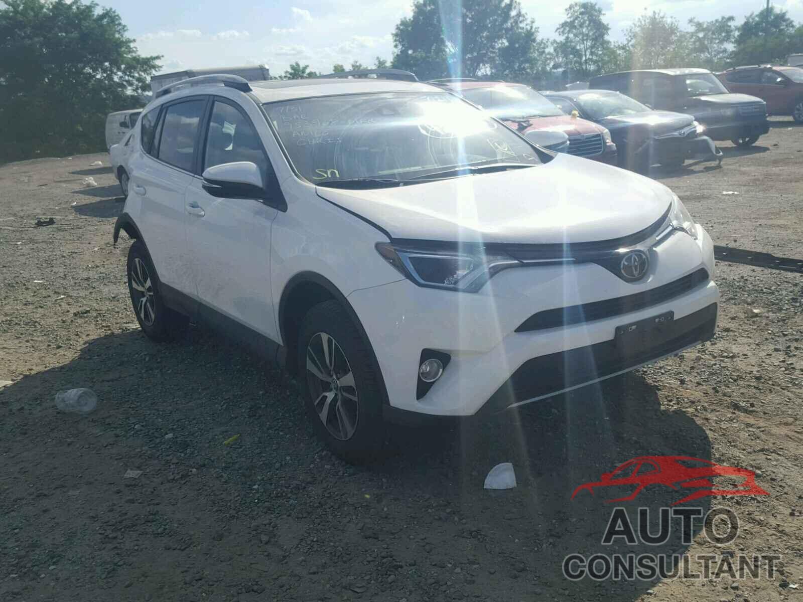 TOYOTA RAV4 XLE 2018 - 2T3RFREV0JW712181