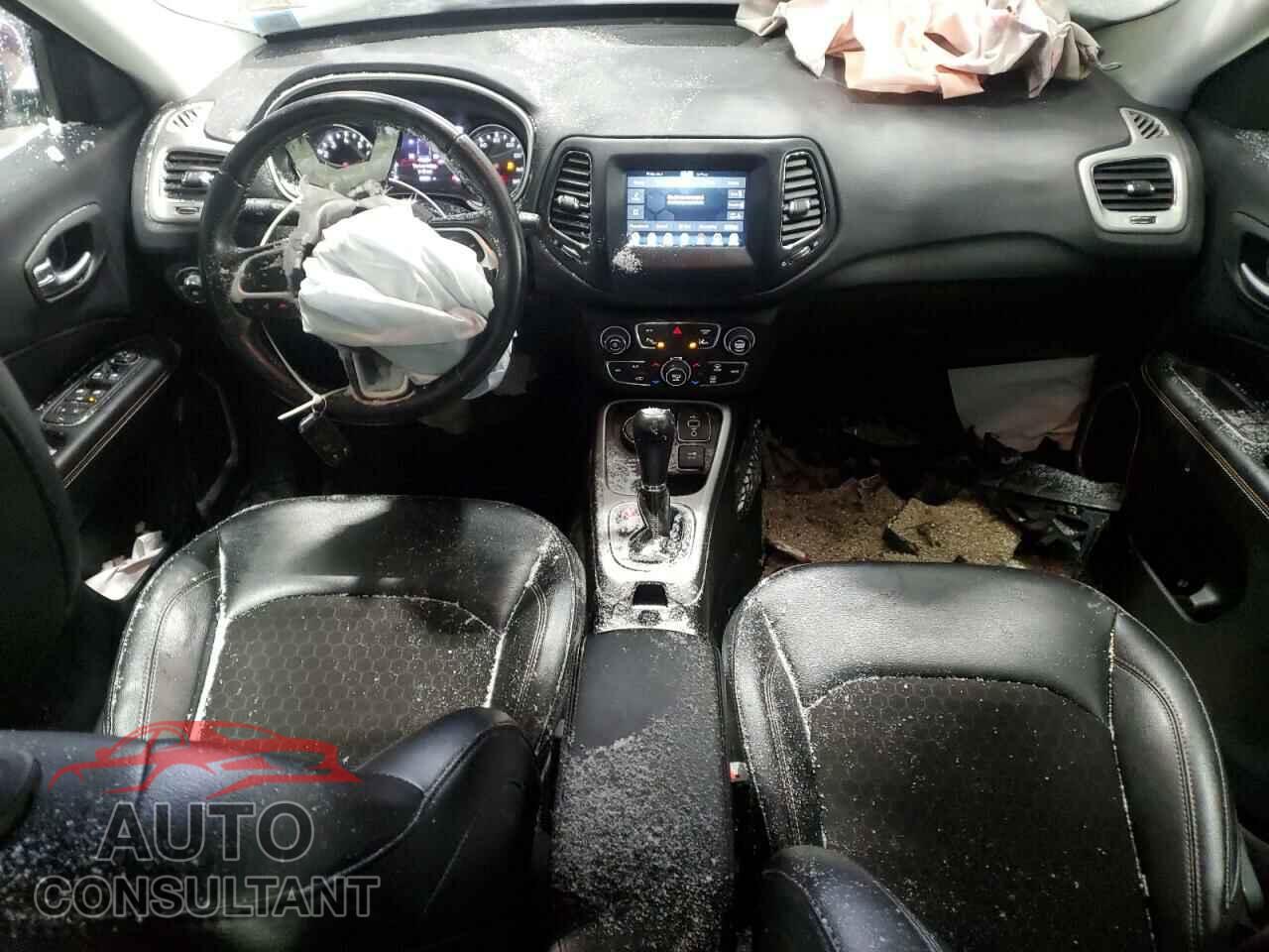 JEEP COMPASS 2020 - 3C4NJDBB6LT255526