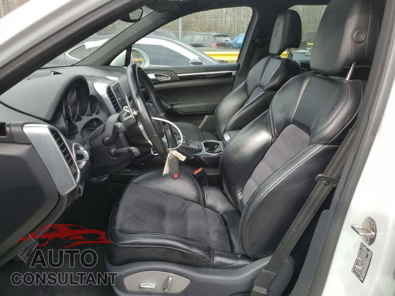 PORSCHE CAYENNE 2017 - WP1AA2A25HKA86370