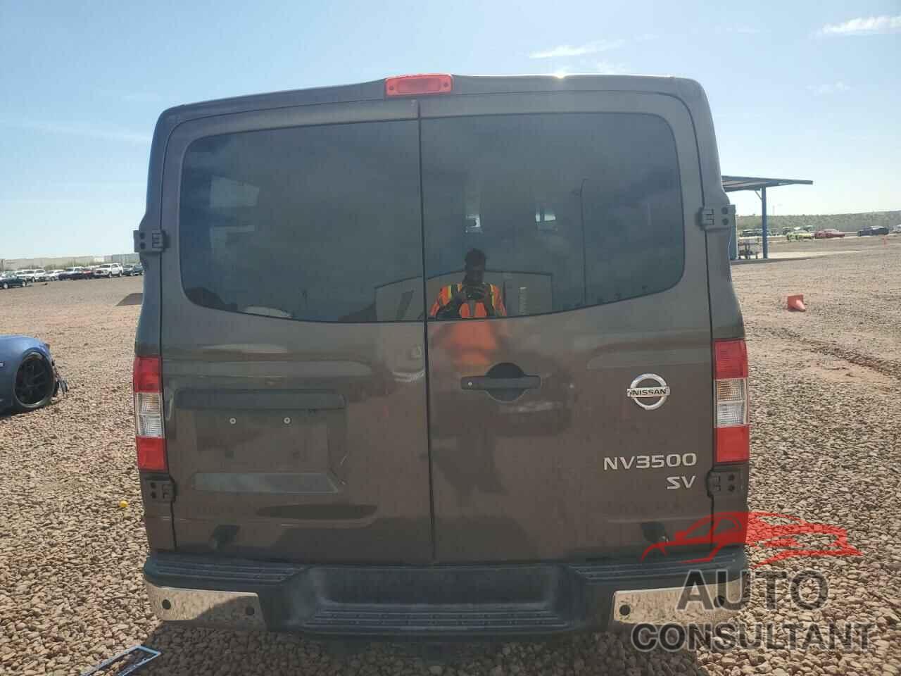 NISSAN NV 2017 - 5BZAF0AA8HN851598