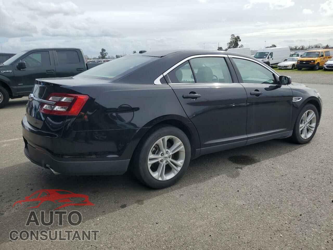 FORD TAURUS 2018 - 1FAHP2D85JG136830