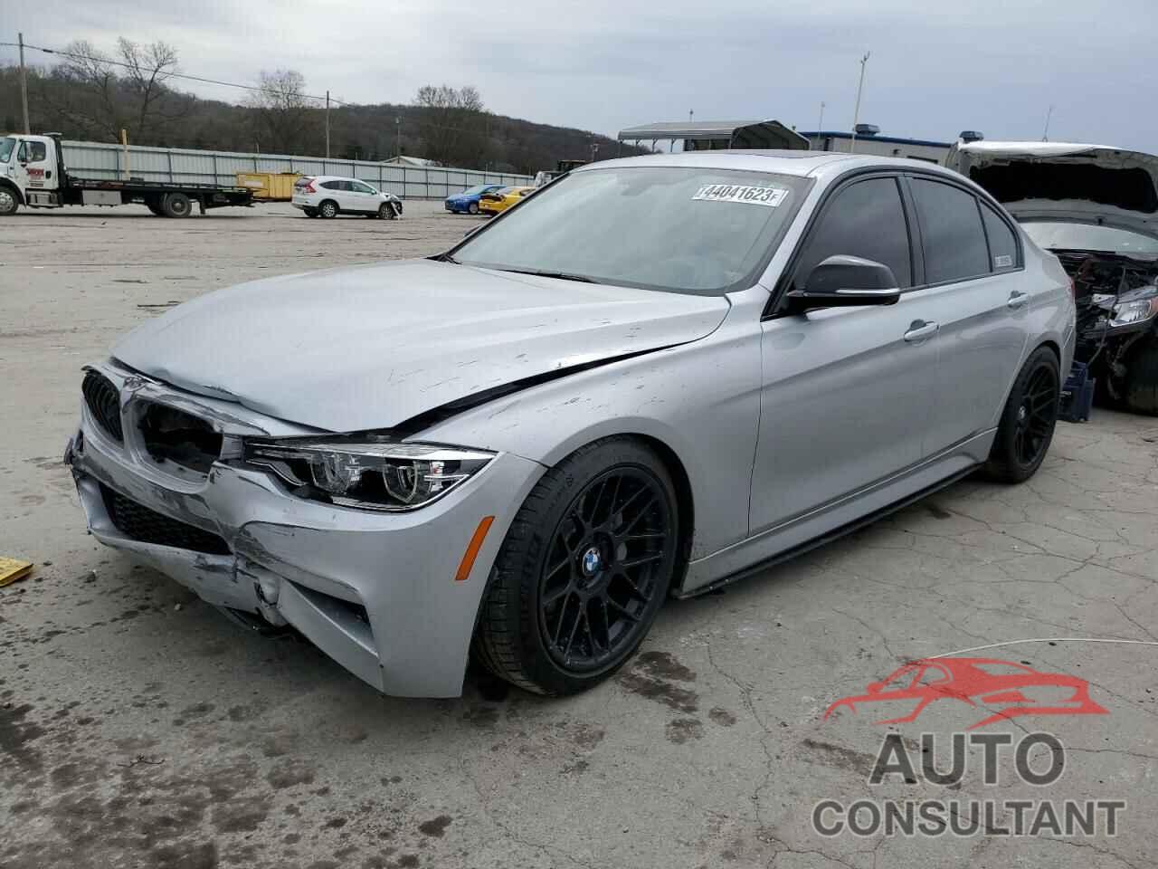 BMW 3 SERIES 2018 - WBA8B3C54JK384583