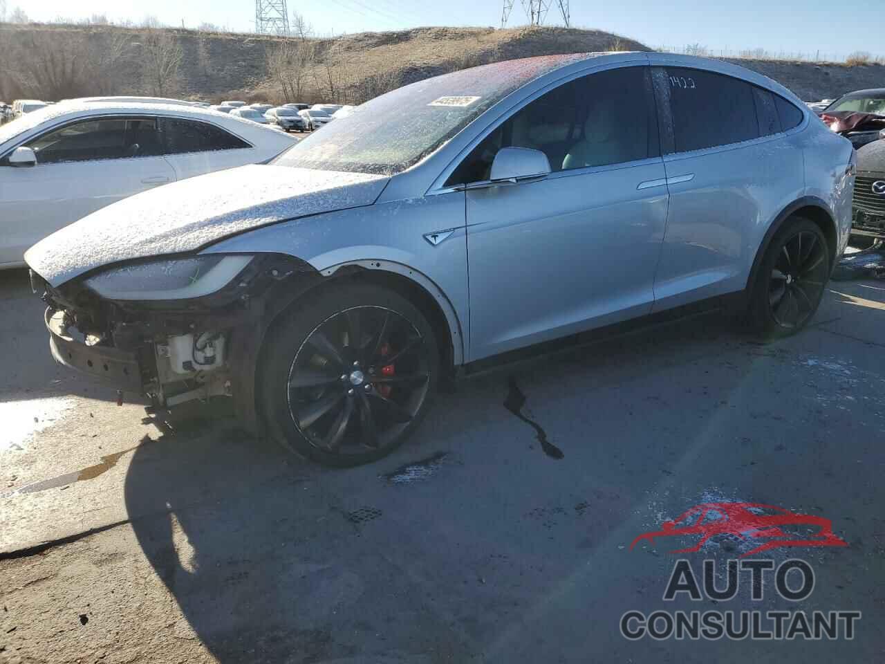TESLA MODEL X 2016 - 5YJXCBE4XGF000323