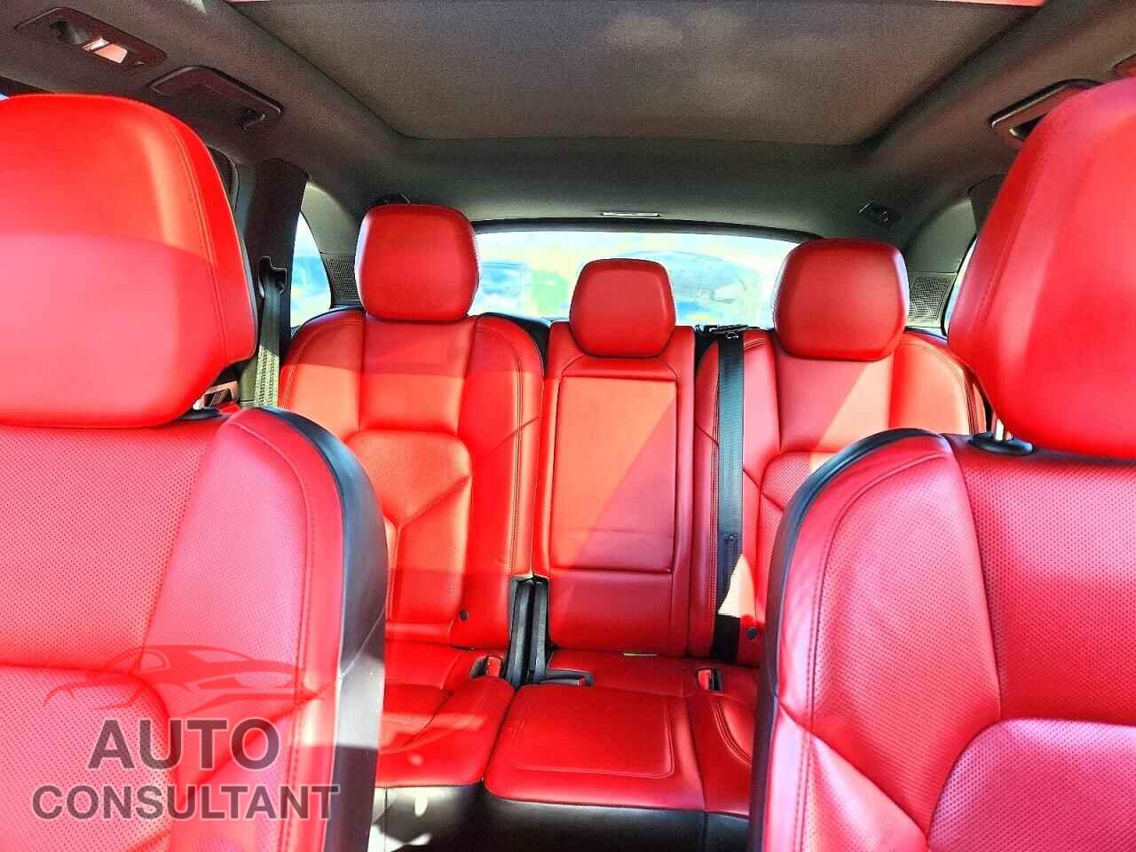 PORSCHE CAYENNE 2018 - WP1AB2A23JLA60976