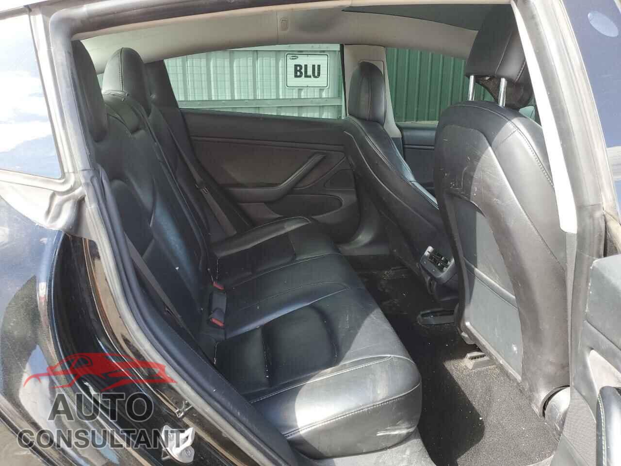 TESLA MODEL 3 2018 - 5YJ3E1EA4JF152176
