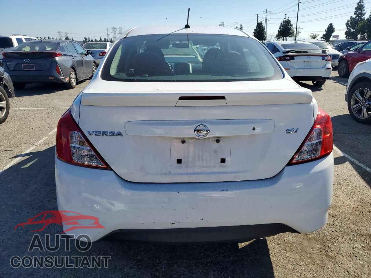 NISSAN VERSA 2017 - 3N1CN7AP3HL837233