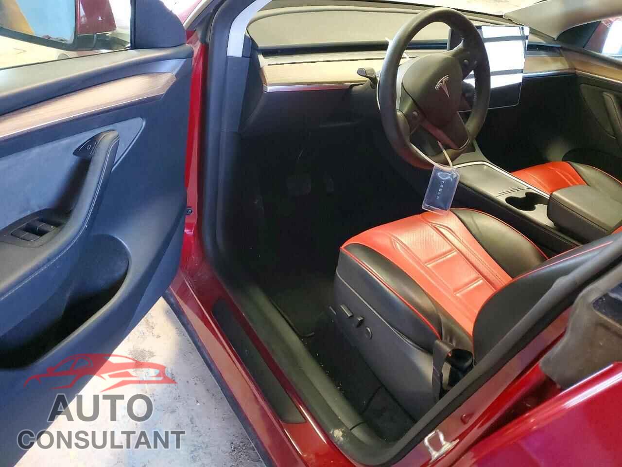 TESLA MODEL Y 2025 - 7SAYGAEE3SF306075