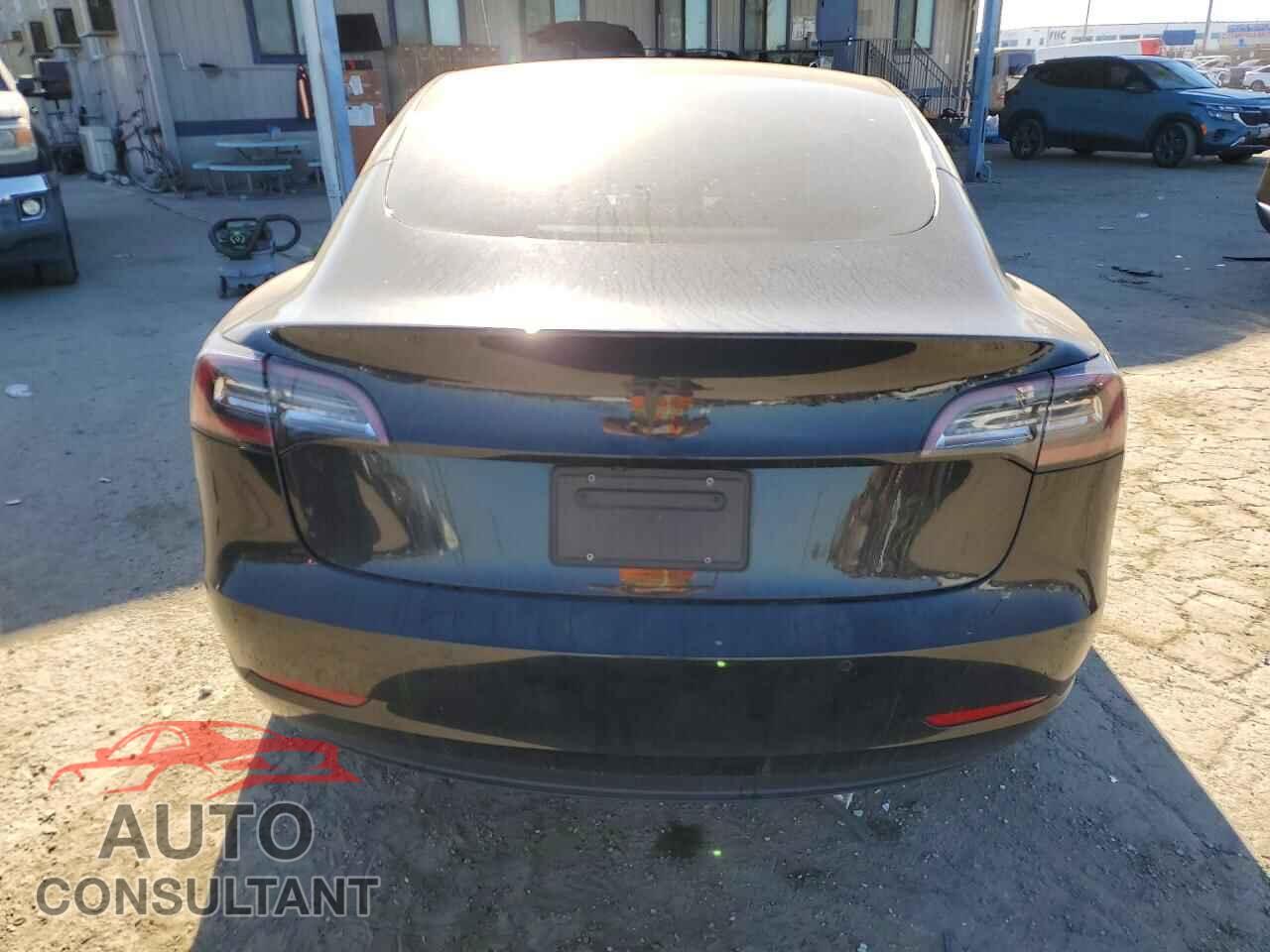 TESLA MODEL 3 2021 - 5YJ3E1EB4MF852745