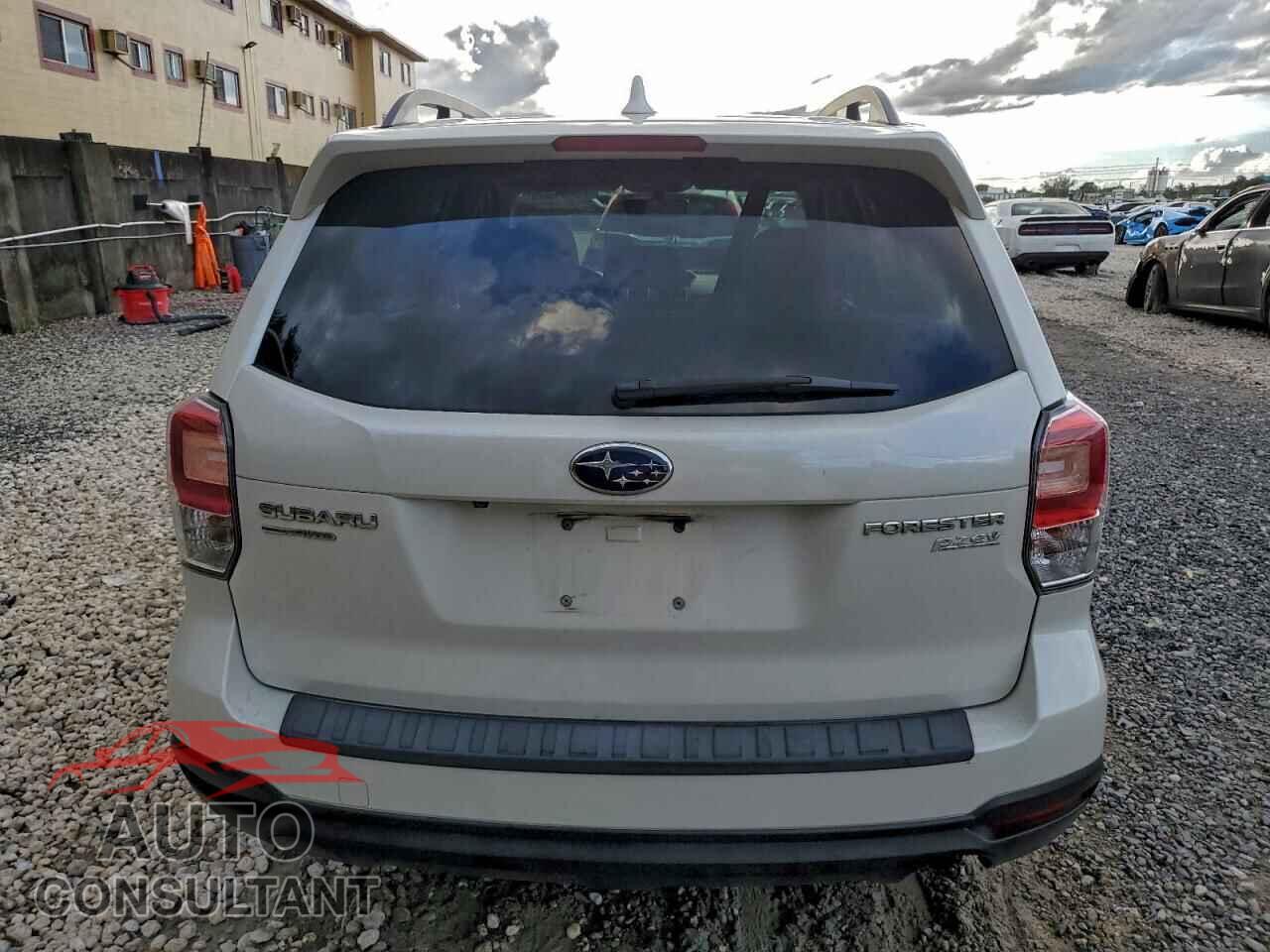 SUBARU FORESTER 2017 - JF2SJAECXHH409300
