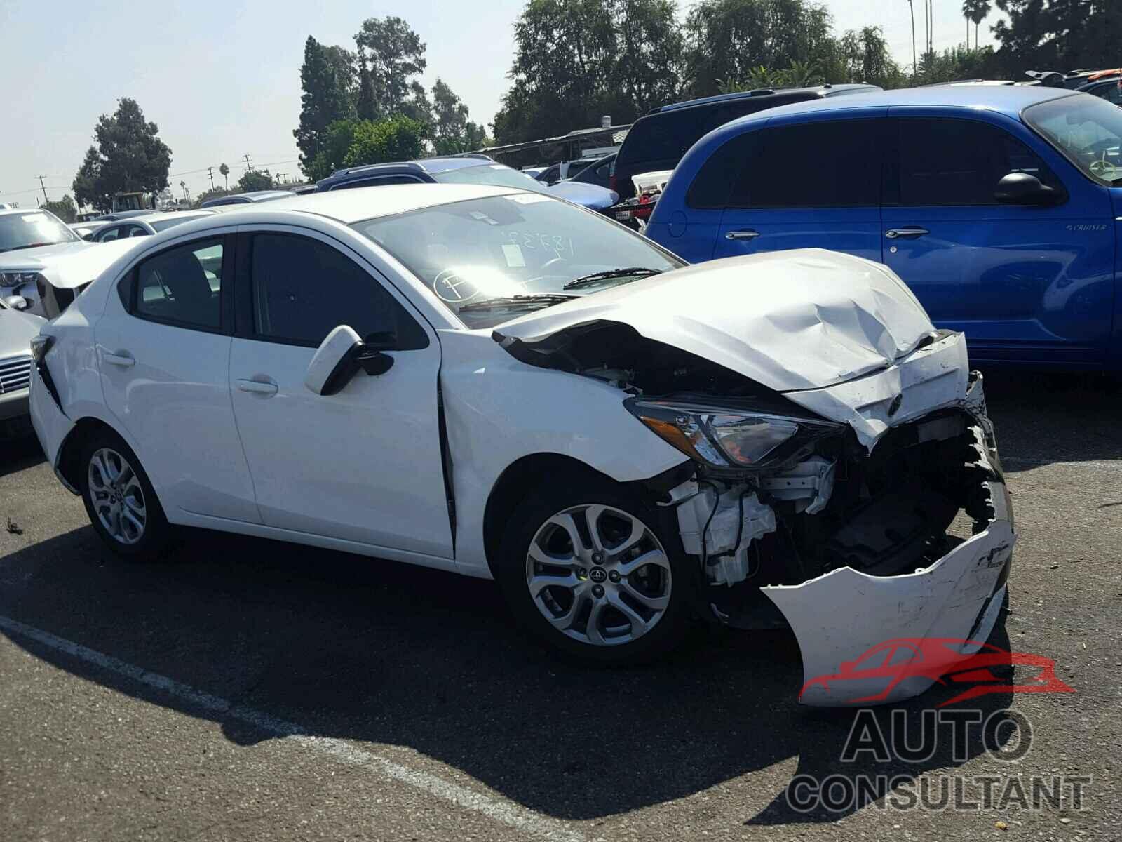 TOYOTA YARIS 2017 - 3MYDLBYV6HY174968