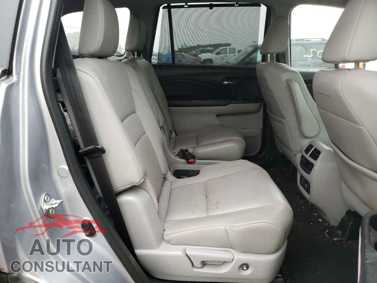 HONDA PILOT 2017 - 5FNYF6H03HB039770