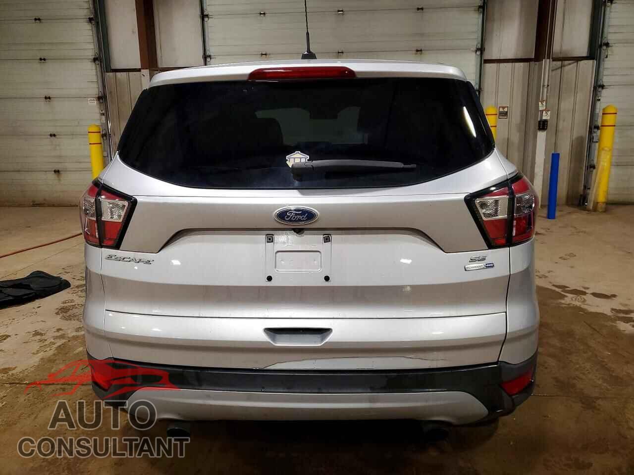 FORD ESCAPE 2017 - 1FMCU9G98HUC83385