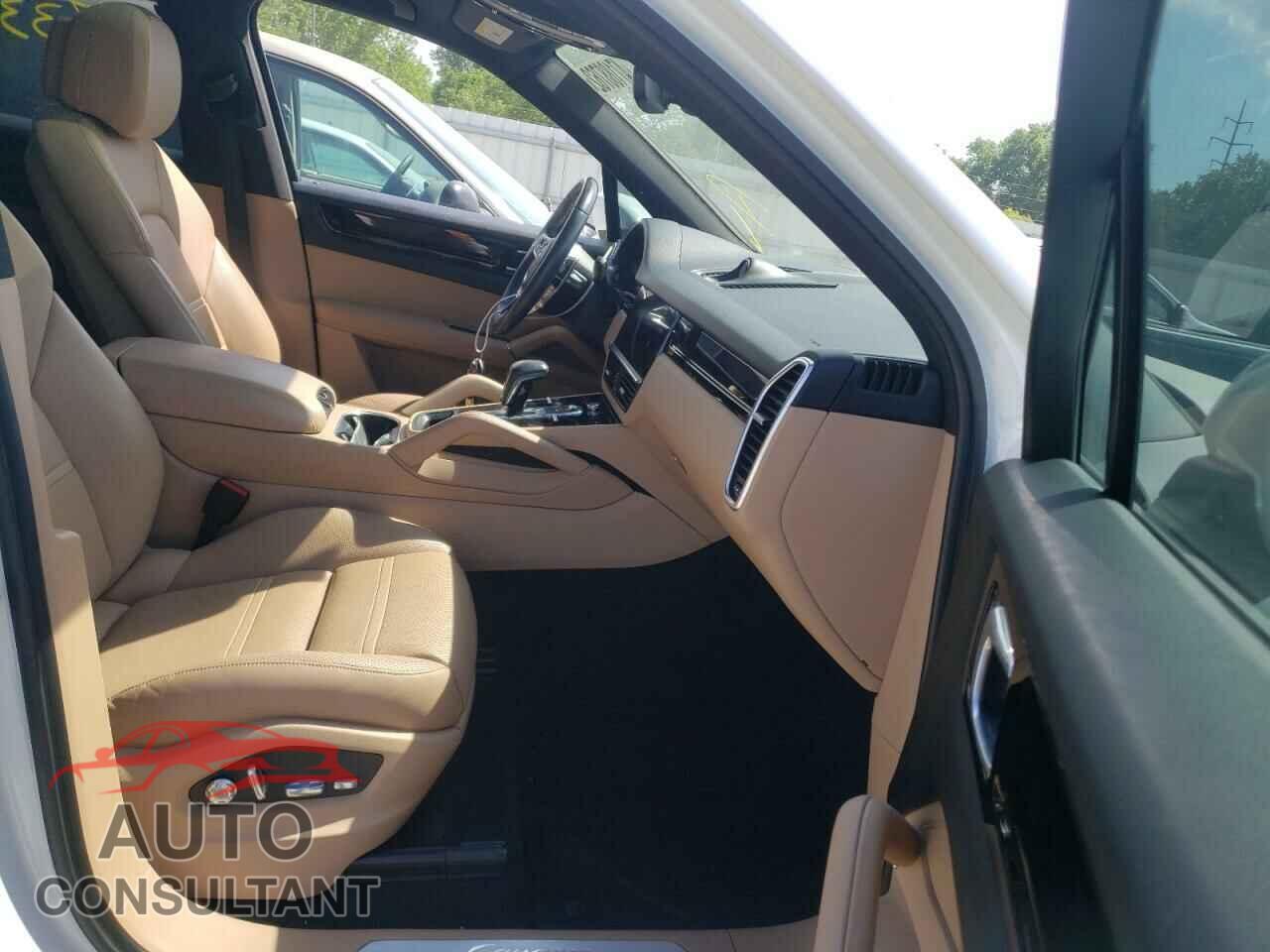 PORSCHE CAYENNE 2019 - WP1AA2AY5KDA17081