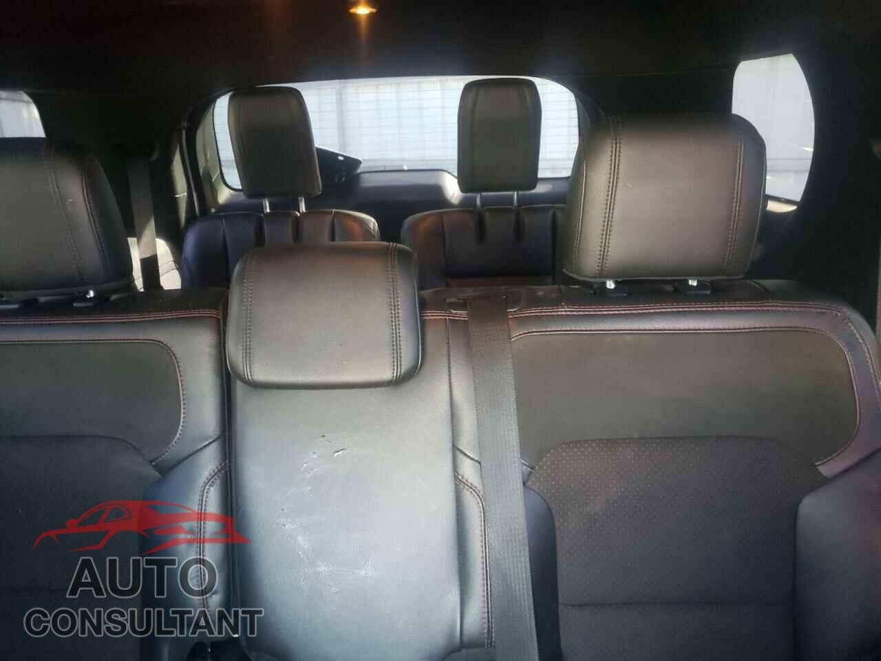 FORD EXPLORER 2018 - 1FM5K7D85JGB27002