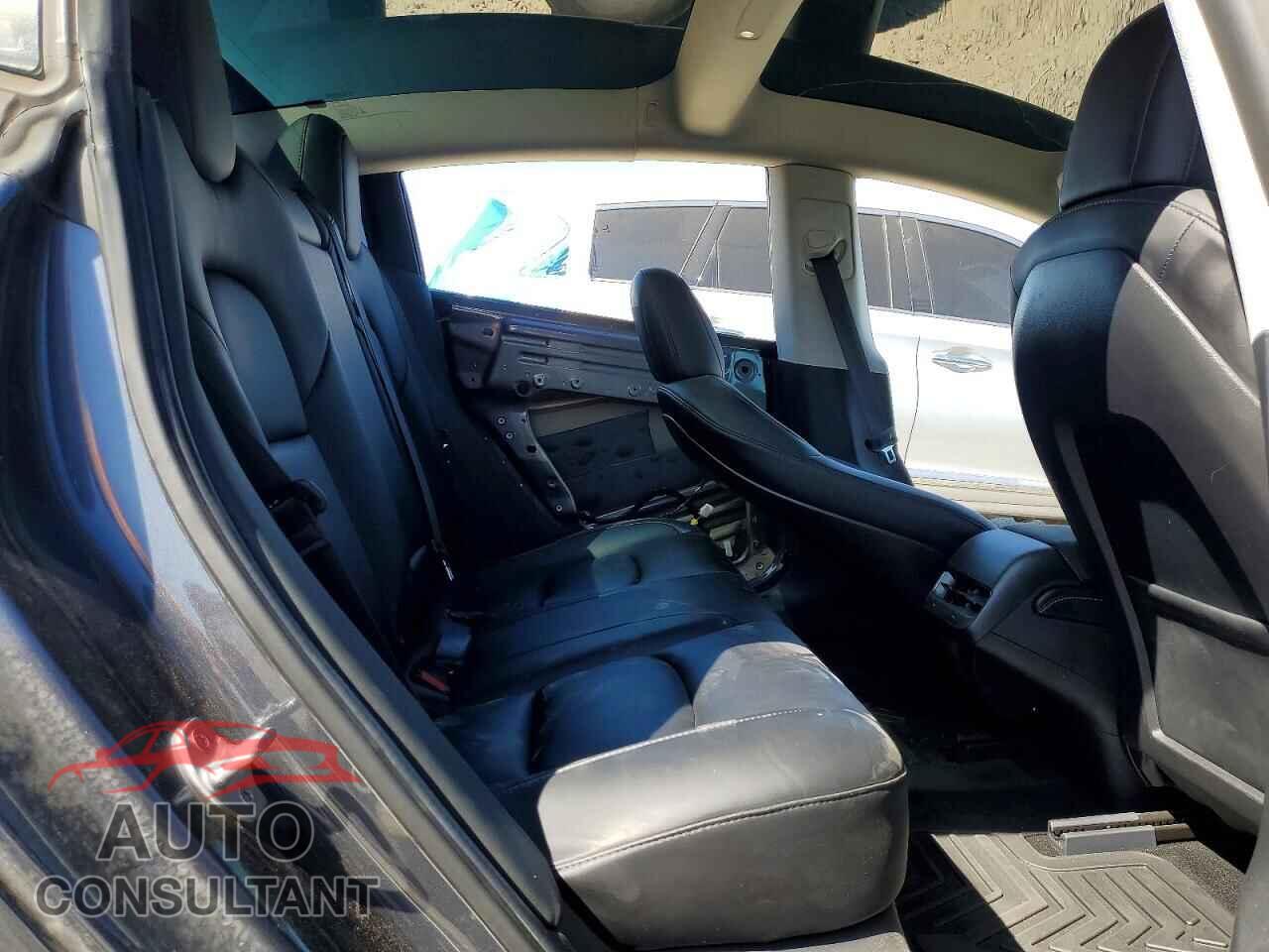 TESLA MODEL 3 2021 - 5YJ3E1EC2MF061123