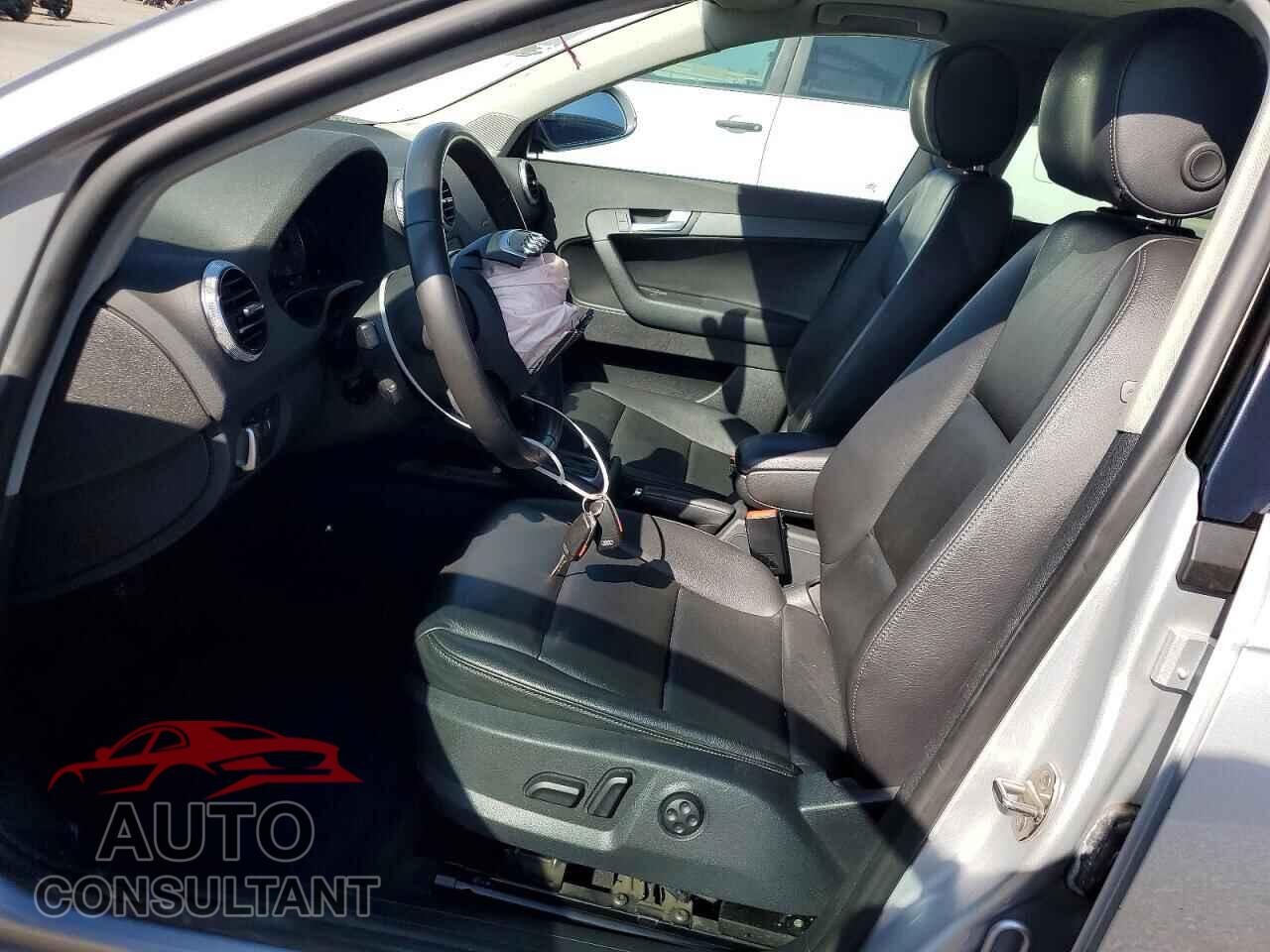 AUDI A3 2012 - WAUBEAFM4CA079369
