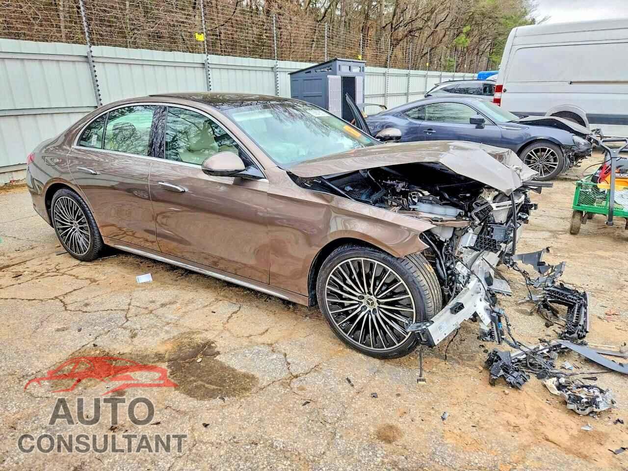 MERCEDES-BENZ E-CLASS 2024 - W1KLF6BB3RA043581