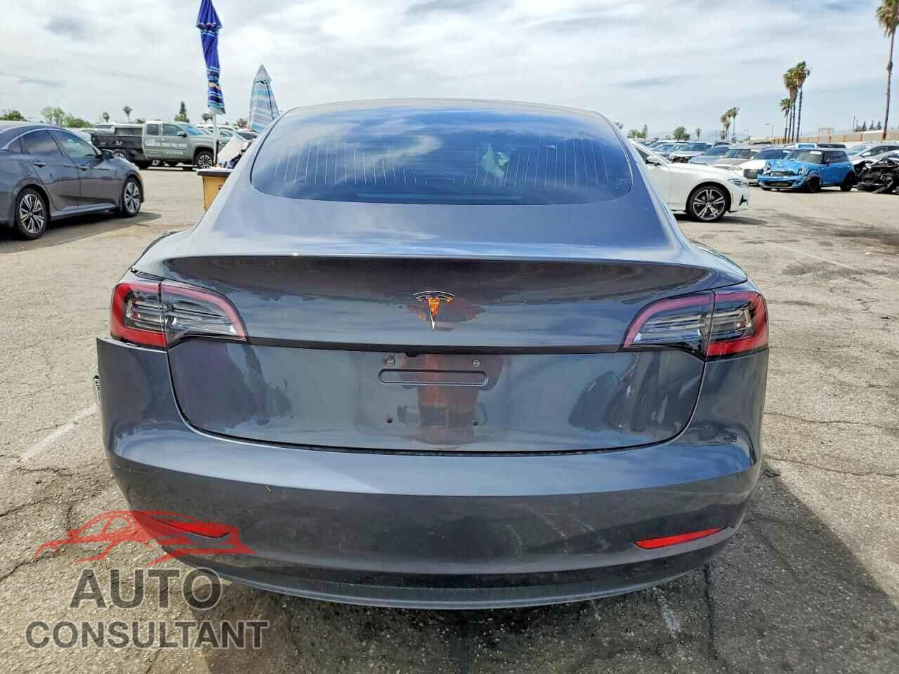 TESLA MODEL 3 2018 - 5YJ3E1EA8JF051531
