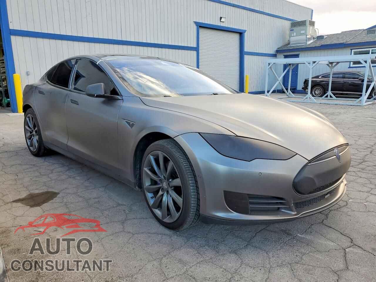 TESLA MODEL S 2015 - 5YJSA1E16FF111966