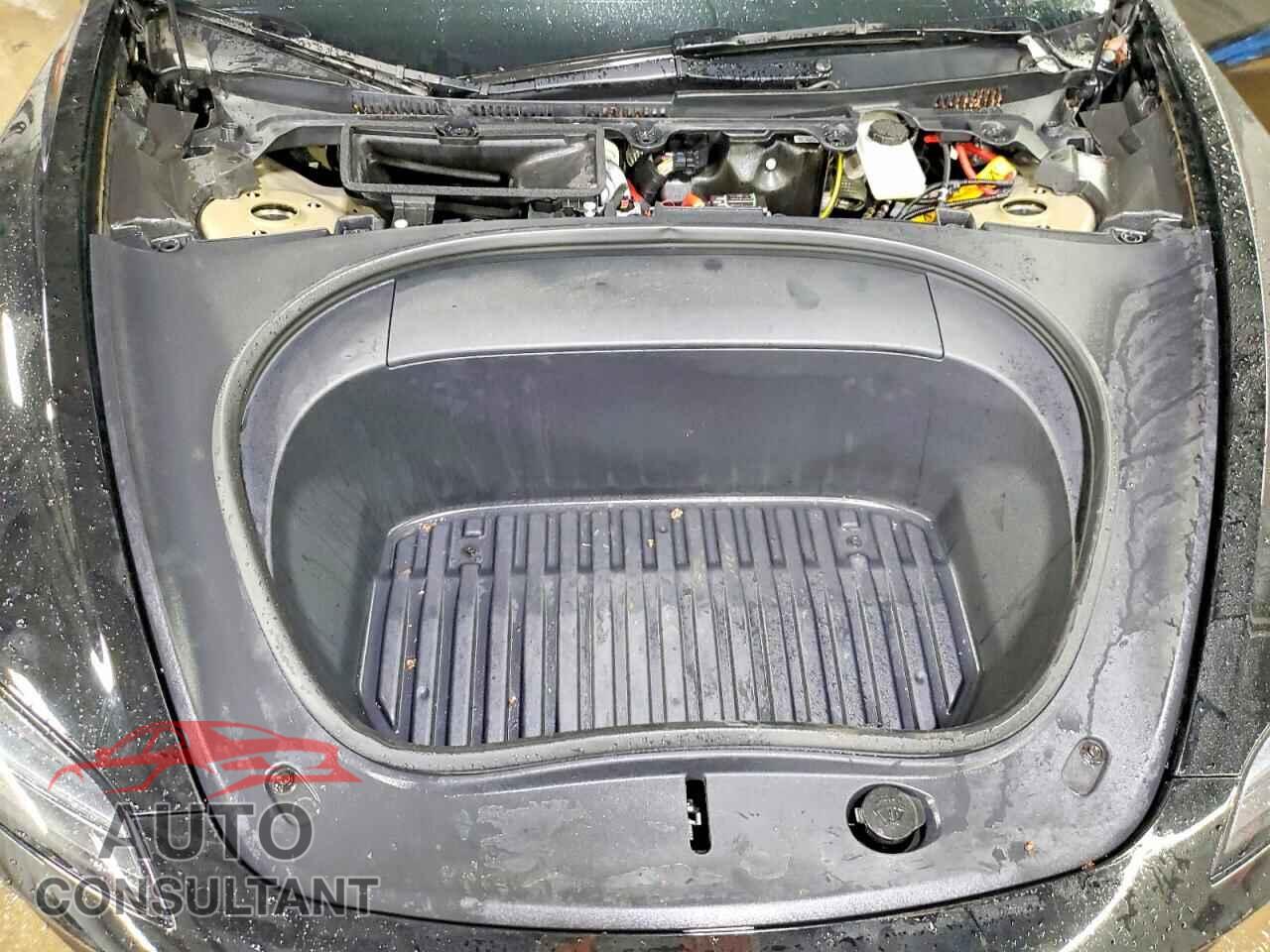 TESLA MODEL 3 2024 - 5YJ3E1EA0RF725067