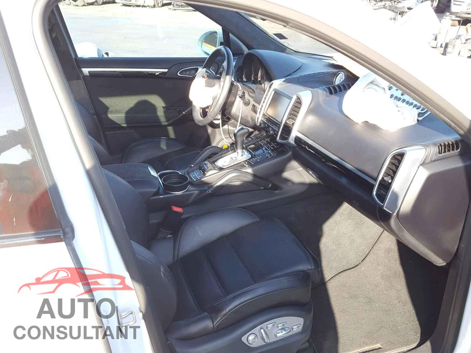 PORSCHE CAYENNE GTS 2016 - WP1AD2A28GLA79526
