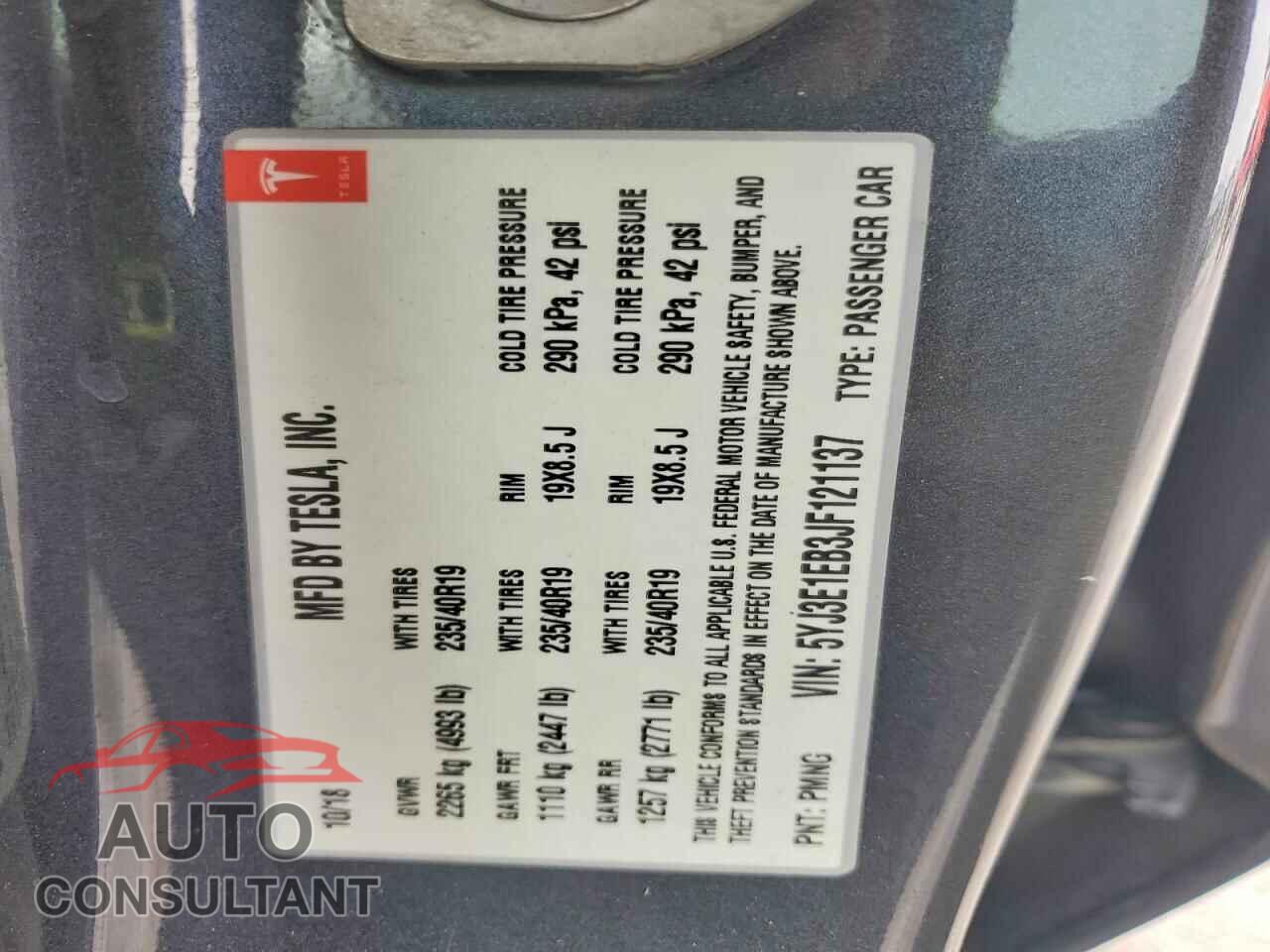 TESLA MODEL 3 2018 - 5YJ3E1EB3JF121137