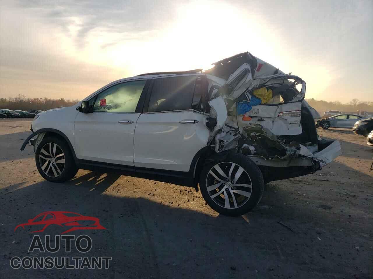 HONDA PILOT 2018 - 5FNYF5H95JB008907