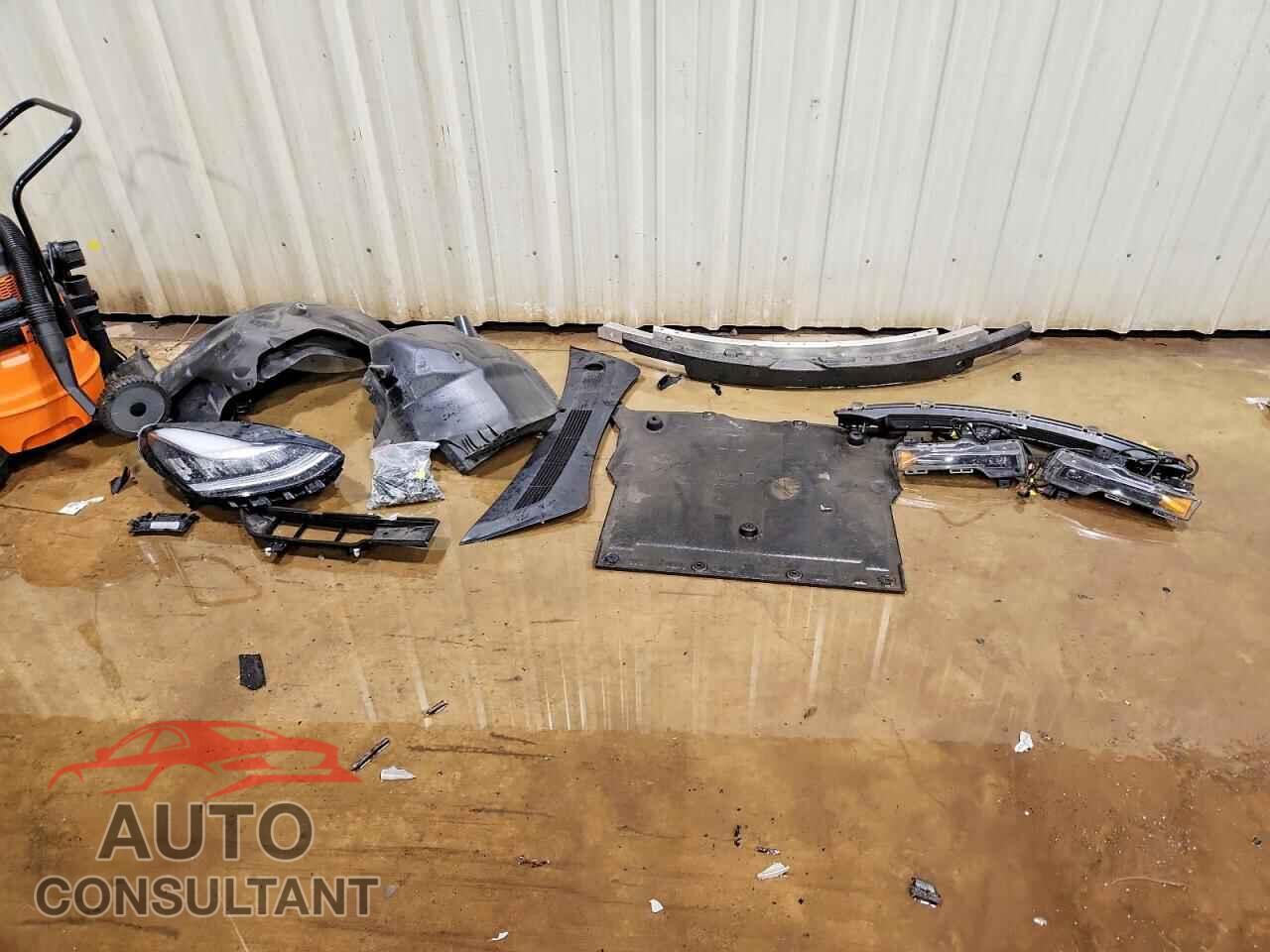 TESLA MODEL 3 2018 - 5YJ3E1EB9JF182248