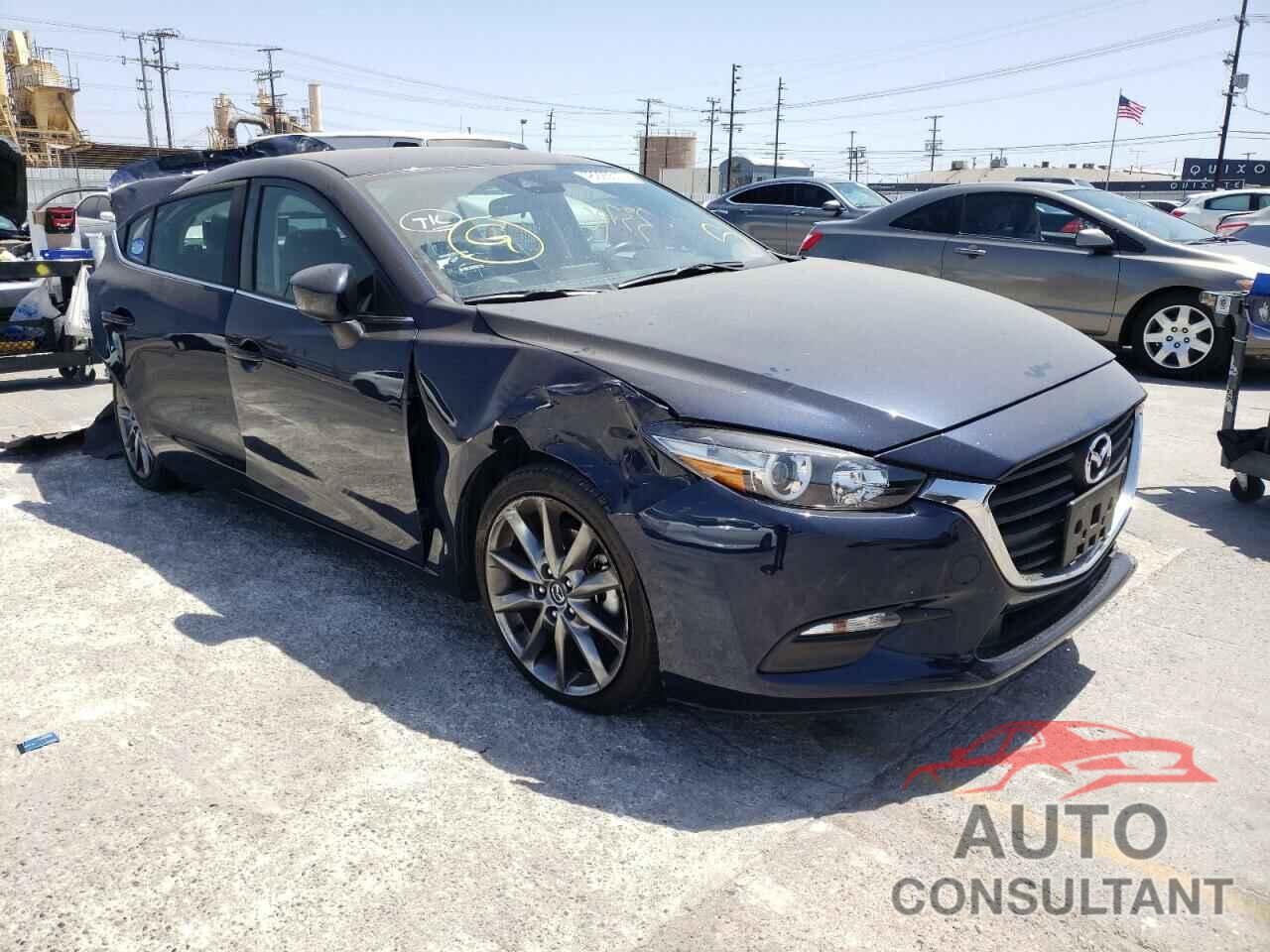 MAZDA 3 2018 - 3MZBN1V32JM264299