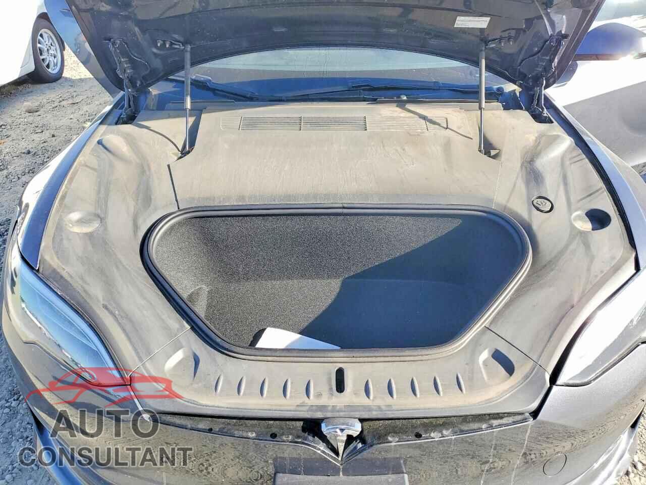 TESLA MODEL S 2023 - 5YJSA1E62PF522519