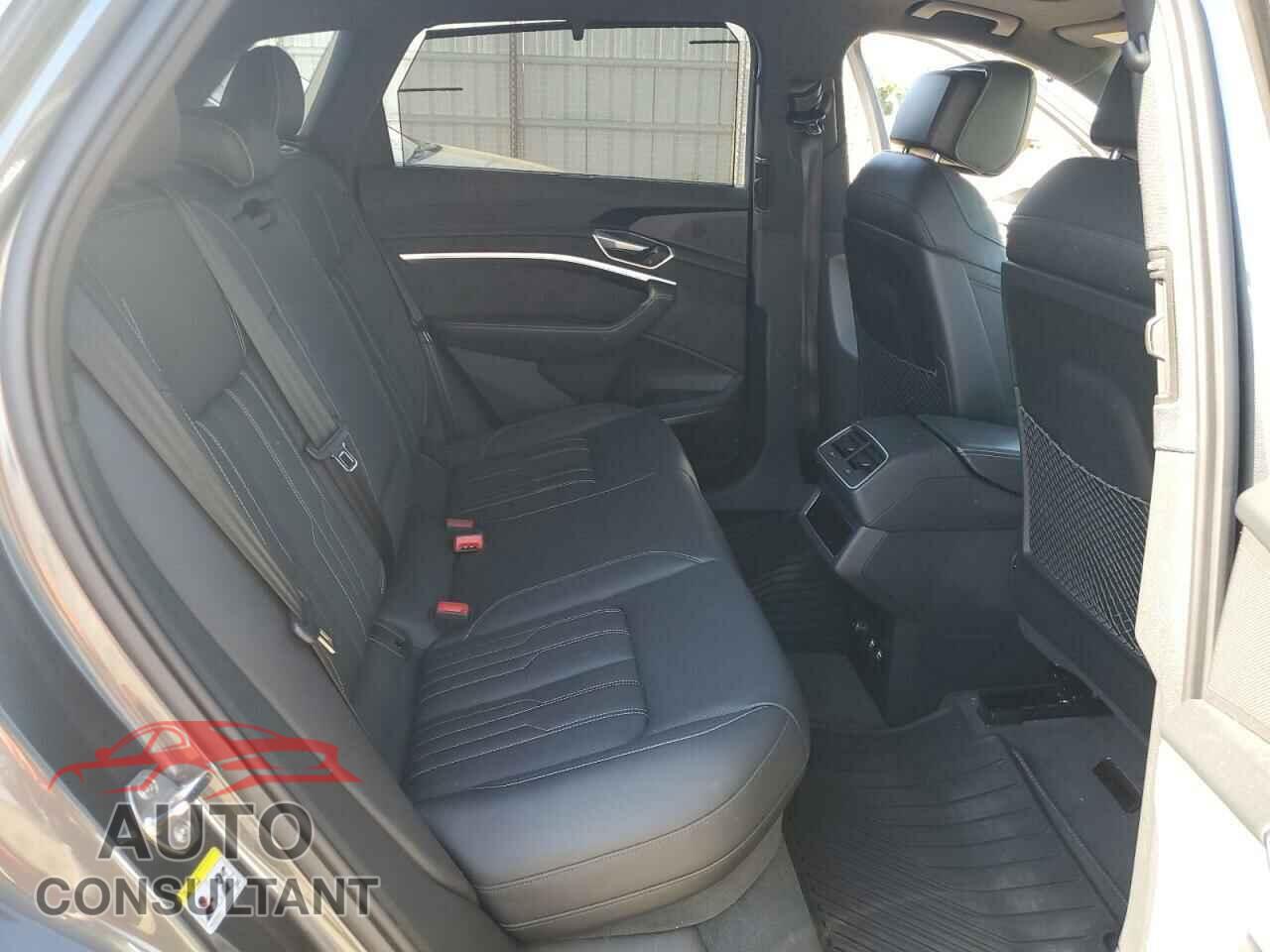 AUDI E-TRON 2019 - WA1VAAGE5KB006114