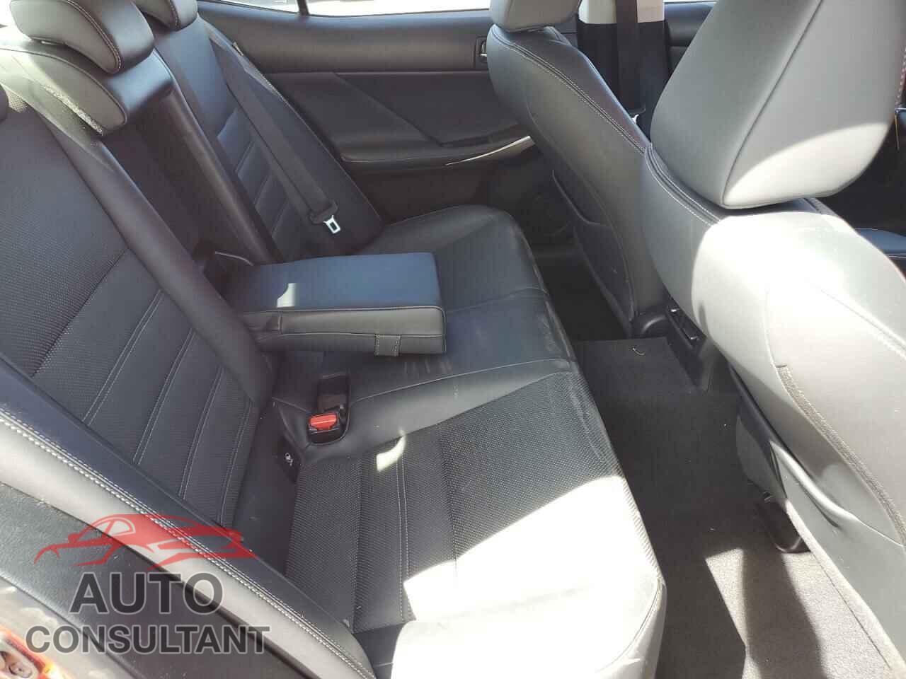 LEXUS IS 2015 - JTHCF1D2XF5017427