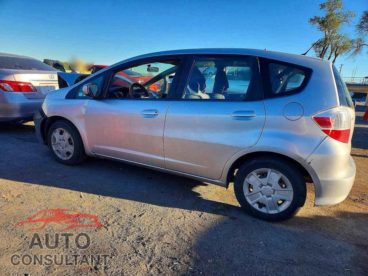HONDA FIT 2013 - JHMGE8H32DC079574
