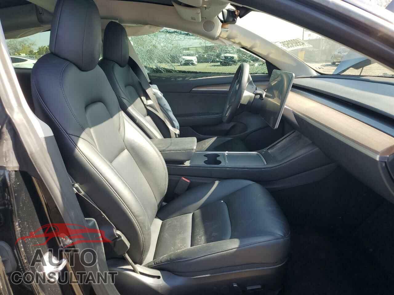 TESLA MODEL 3 2022 - 5YJ3E1EA5NF329811